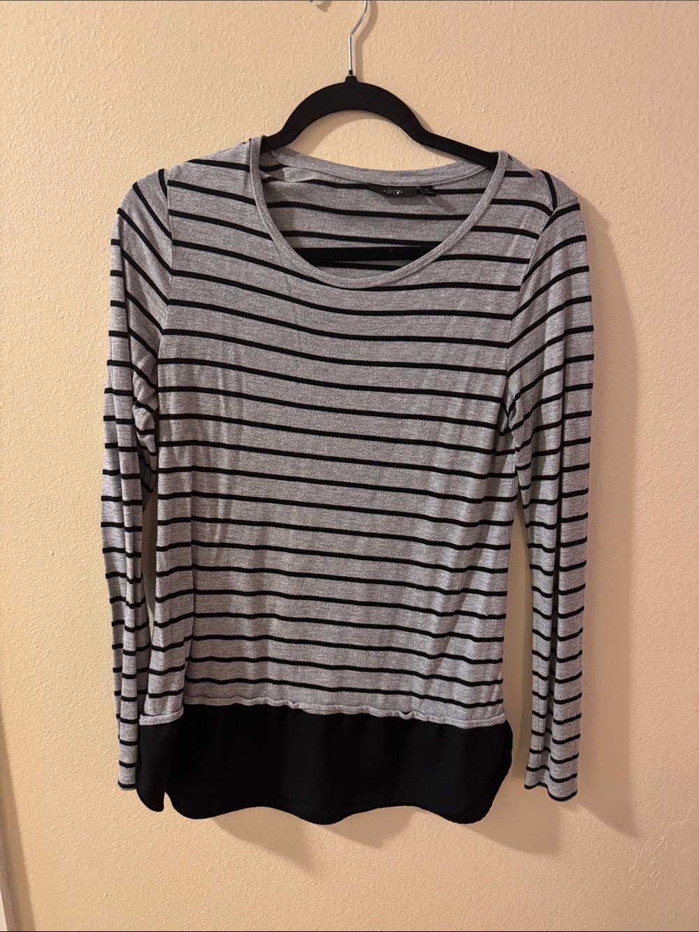 Apt. 9 Gray and Black Striped Long-Sleeve Crew Top